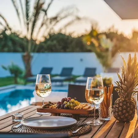 Milo Βίλα Σιντέ